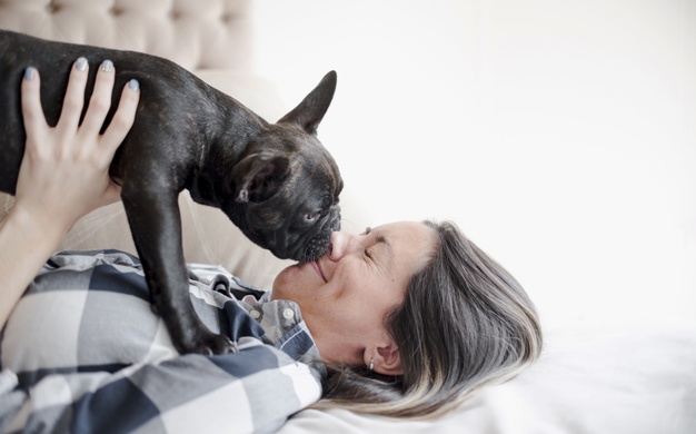 Dentro de los remedios naturales para la ansiedad se encuentra compartir tu tiempo con mascotas