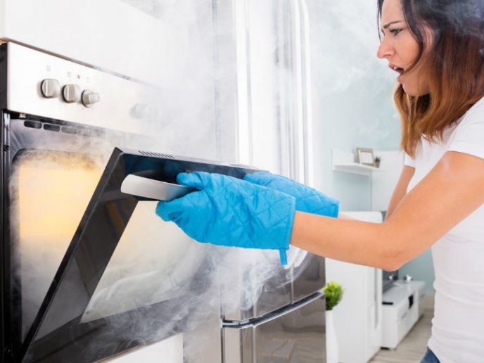 Eliminar olor a humo es la clave mas inmediata para hacer que el olor a quemado no se quede dentro de la casa