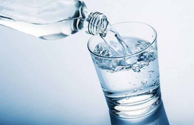 Agua para eliminar las celulitis