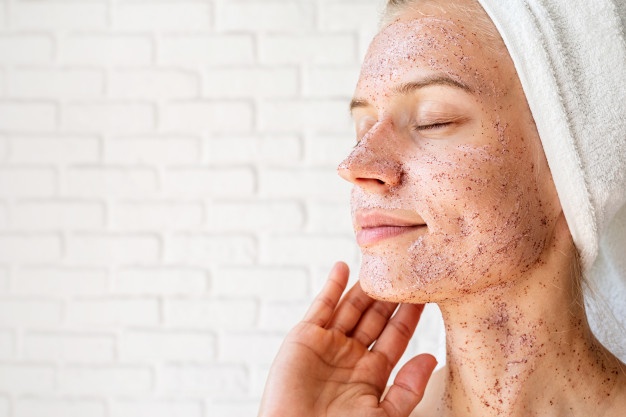 la mascarilla milagrosa esta hecha a base de miel, canela y nuez moscada