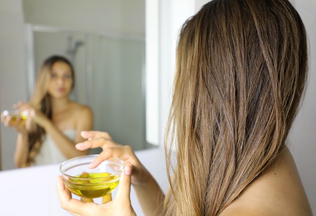 el aceite de oliva favorece la hidratación del cabello