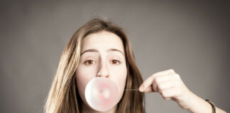 quitar chicle pegado